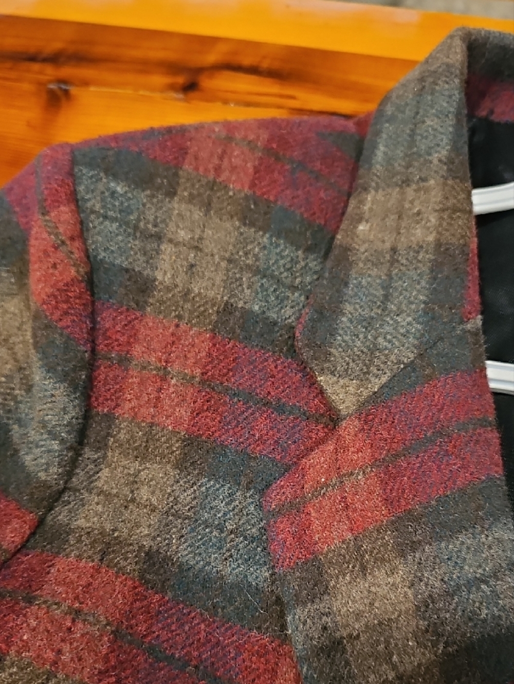 Vintage Reitmans Burgundy & Green Plaid Blazer - Picture 12 of 15